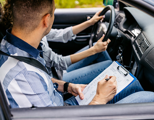 Financer et passer son permis de conduire