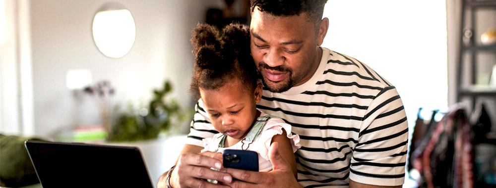 Faut-il ouvrir un compte à son enfant ou épargner à son nom ?